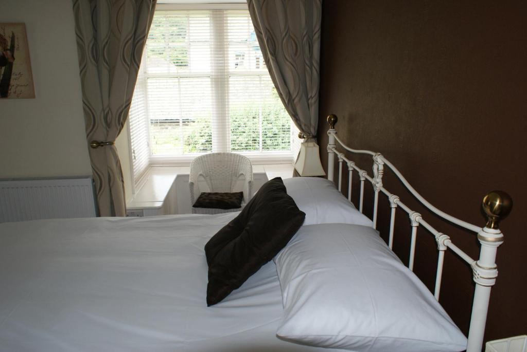 Longmead House Hotel Линтън Стая снимка