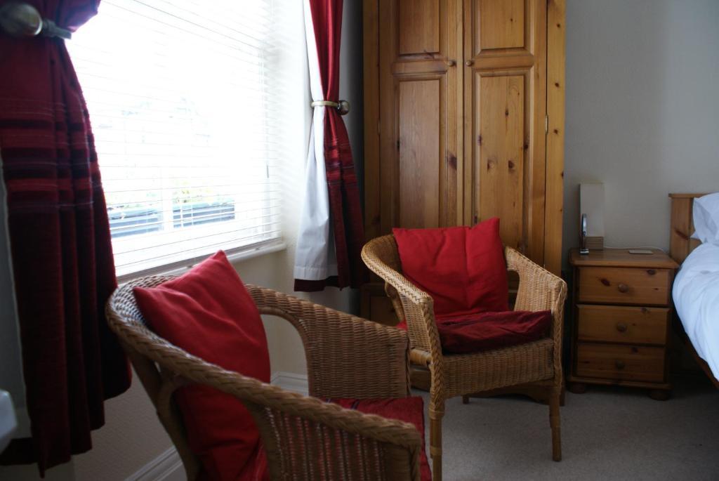 Longmead House Hotel Линтън Стая снимка